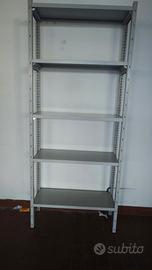 blocco scaffali  modulari montaggio facilitato.