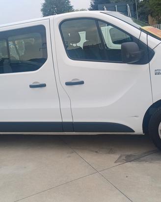 PULMINO 9 POSTI OPEL VIVARO PASSO LUNGO