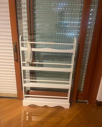 Libreria Montessoriana bianca