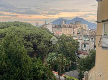 6 LOCALI A NAPOLI