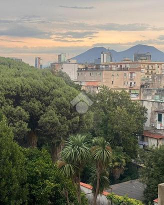 6 LOCALI A NAPOLI