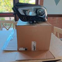 Faro full LED CLA sinistro pari al nuovo