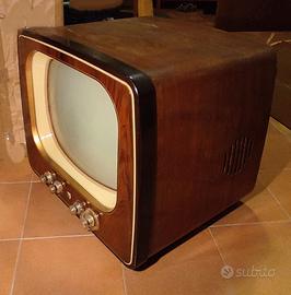 Televisore e radio vintage