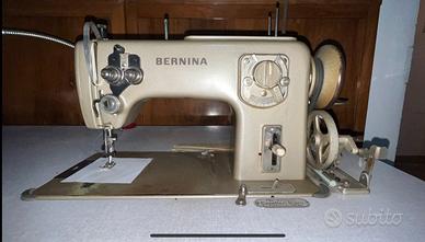 Macchina professionale Bernina con piano di lavoro