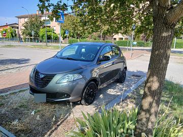 Lancia y elefantino GPL