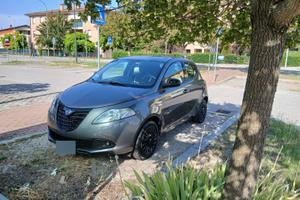 Lancia y elefantino GPL