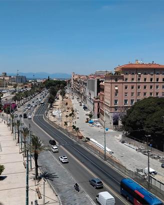Cagliari, via Roma, locale commerciale di 400 mq