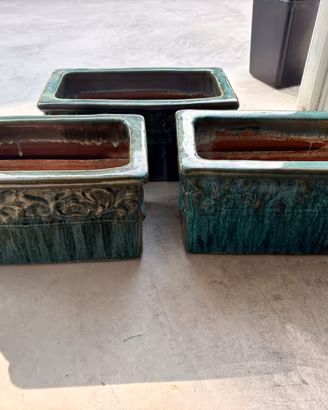 Tris di vasi in ceramica smaltata verdi