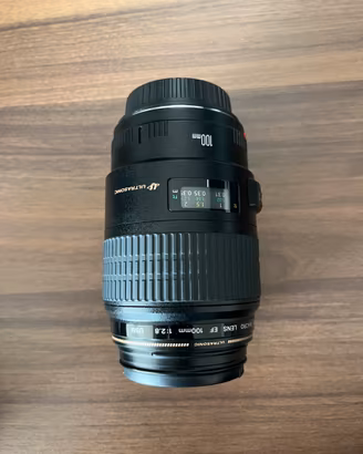 Canon EF 100mm f/2.8 Macro USM