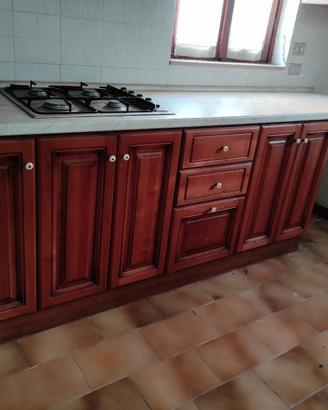 mobili + tavolo + panche 