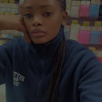 Commessa , addetta alle pulizie