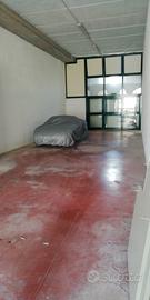 Locale magazzino per brevi periodi