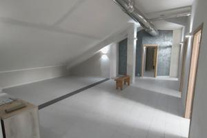 Ufficio ristrutturato in Via Santa Cecilia, 65