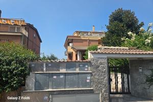 Appartamento seminterrato acilia pietro foglio