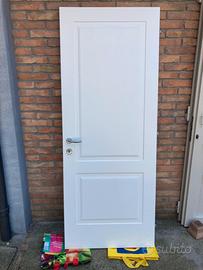 porta in legno bianca