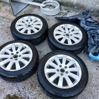 cerchi con gomme da 16
