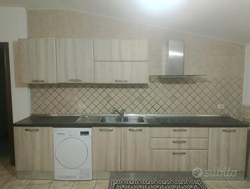 Cucina DiEmme 4,80 mt con piano in quarzo e forno