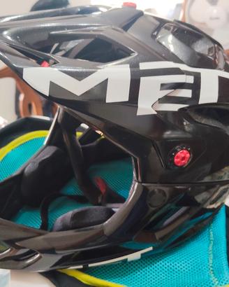 Casco MET Parachute 