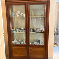 Antica vetrinetta in legno