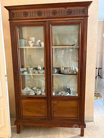 Antica vetrinetta in legno