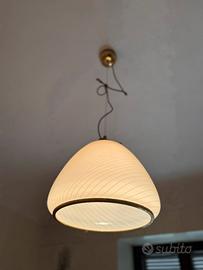 Lampadario centrovoolta in vetro ed ottone