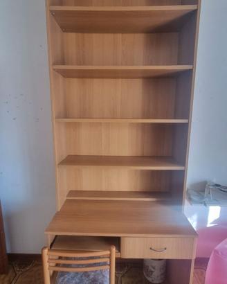Scrivania in legno