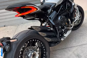 MV Agusta Brutale Dragster 800 RR 2021 - perfetta