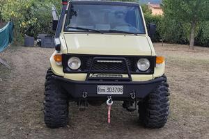 TOYOTA LAND CRUISER BJ 70