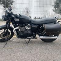 BONNEVILLE T100 BLACK