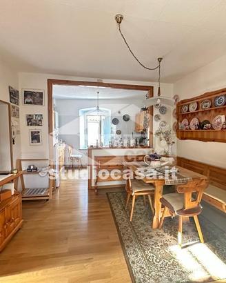 COMÒ, MADIA e CASSAPANCA CON SEDIE X STUBE