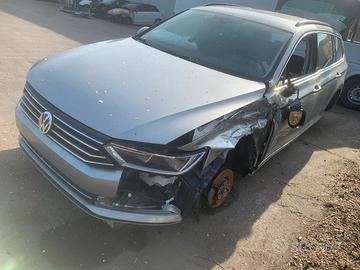 Ricambi VW Passat SW 2015 1.6 tdi dcx