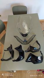 Benelli trk 702.parabrezza, griglia e paramani.