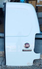 Fiat Doblò 2023 porta posteriore destra