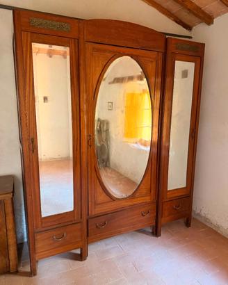 Armadio in legno con specchi – 195 × 230 × 55 cm