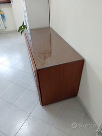 Mobile cassettiera con piano in vetro – effetto