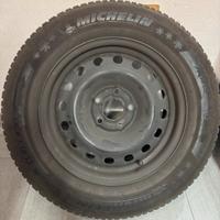 Cerchi e gomme Dacia Duster