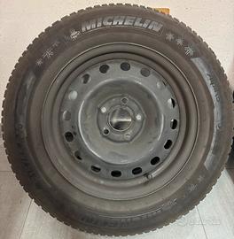 Cerchi e gomme Dacia Duster