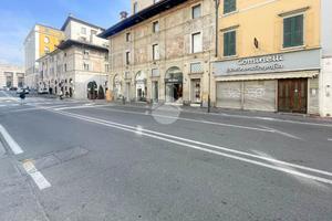 NEGOZIO A BRESCIA