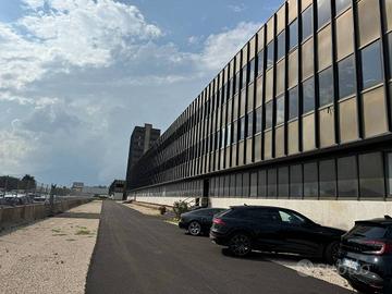 Immobile di 500 m² con 5 locali a Pomigliano d'Arc