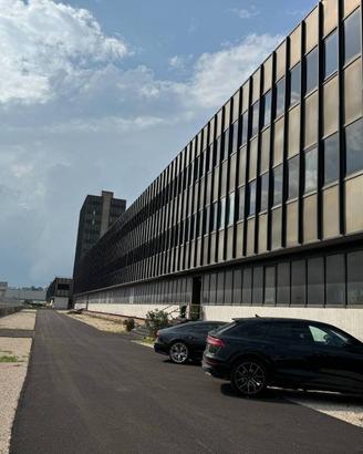 Immobile di 500 m² con 5 locali a Pomigliano d'Arc