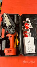 Mini motosega a batteria