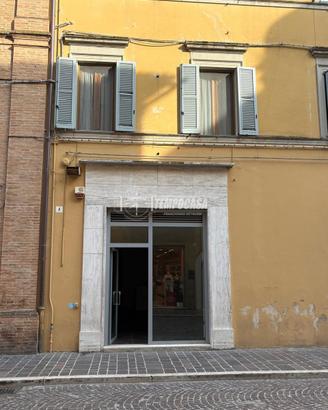 Locale Commerciale a Jesi
