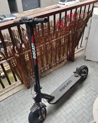 monopattino ducati 