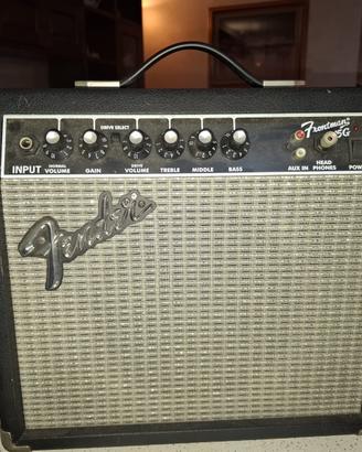 Chitarra elettrica con amplificatore