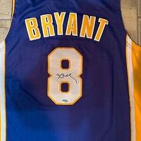 Maglia Lakers Kobe Bryant autografata con COA 