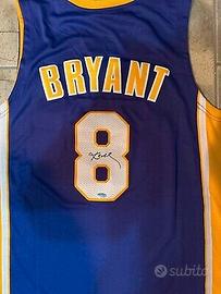 Maglia Lakers Kobe Bryant autografata con COA 