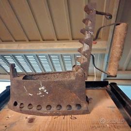ferro da stiro d'epoca in buone condizioni 
