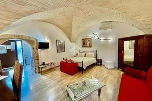 2 LOCALI A SPELLO