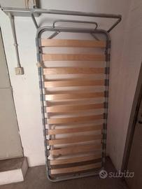 Rete letto singolo a scomparsa. 