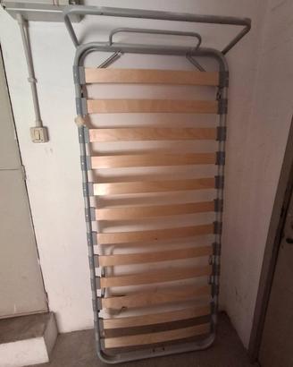 Rete letto singolo a scomparsa. 